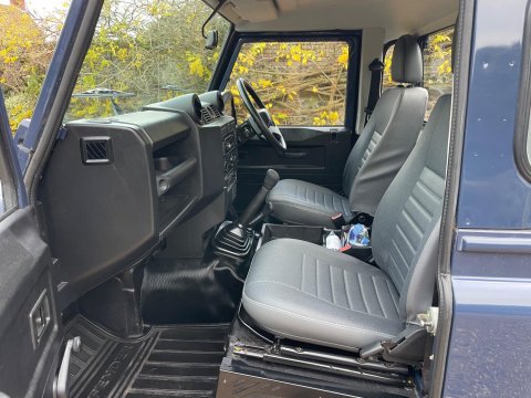 Land Rover Defender 2.4 TDCi Pickup 2dr Diesel Manual 4WD SWB Euro 4 (122 bhp) 45