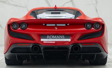 Ferrari F8 Tributo 5