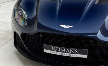 Aston Martin DBS Superleggera 19