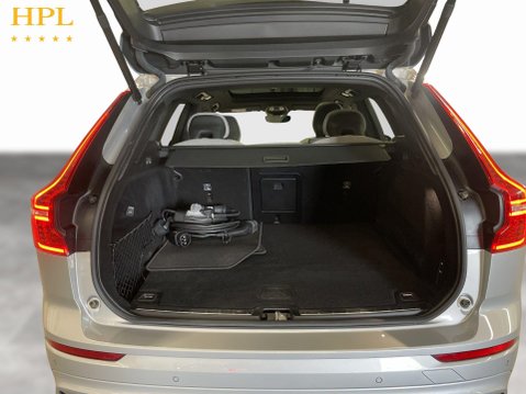 Volvo XC60 2.0h T8 Recharge 18.8kWh Ultimate Dark SUV 5dr Petrol Plug-in Hybrid Auto A 21