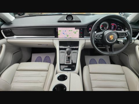 Porsche Panamera PDK 12