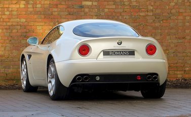 Alfa Romeo 8C Competizione 11