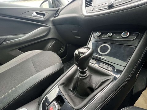Vauxhall Grandland X 1.2 Grandland X Sport Nav T S/S 5dr *NATIONAL DELIVERY* 27