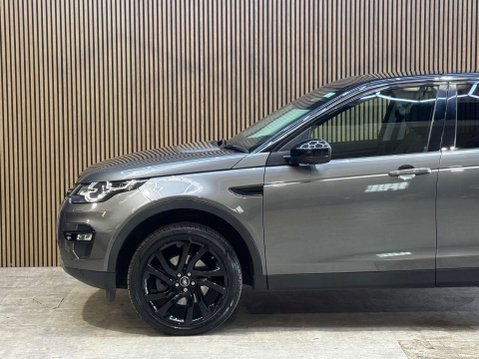 Land Rover Discovery Sport 2.0 Discovery Sport Black HSE TD4 Auto 4WD 5dr 31