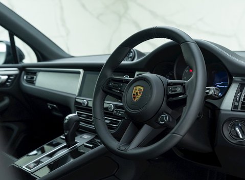 Porsche Macan GTS 9