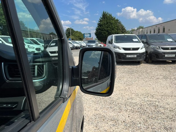 Renault Trafic AUTO SWB L1 Sl28 Sport Edc Dci Air Con Alloys Sensors Cruise EURO 6 16