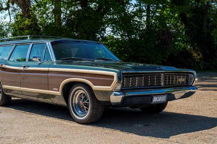 Ford Country Squire 10