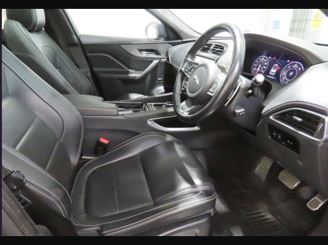 Jaguar F-Pace 2.0 D180 Chequered Flag SUV 5dr Diesel Auto AWD Euro 6 (s/s) (180 ps) 8