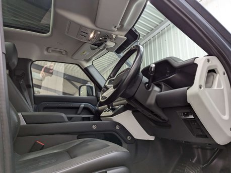 Land Rover Defender 2.0 Defender S D Auto 4WD 5dr 48