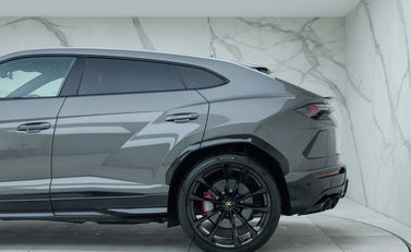 Lamborghini Urus 33