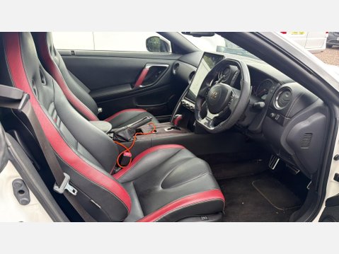 Nissan GT-R 3.8 V6 Premium Black Auto 4WD Euro 5 2dr 5