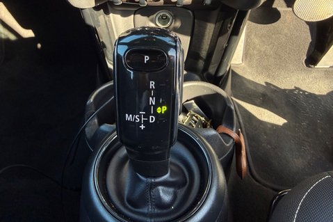 Mini Convertible COOPER…CONVERTIABLE…AUTOMATIC …FULL MINI HISTORY…SAT NAV.. 32