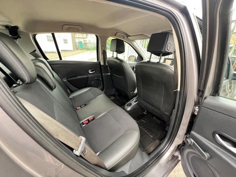 Renault Clio DYNAMIQUE TOMTOM 16V 51
