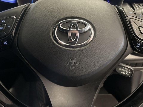 Toyota C-HR 1.8 VVT-h Dynamic SUV 5dr Petrol Hybrid CVT Euro 6 (s/s) (122 ps) 21