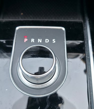 Jaguar XE 2.0D SE AUTOMATIC! LOOK! ONLY 55000 MILES! ROAD TAX £20:00,LAST OWNER 7 YEA 3