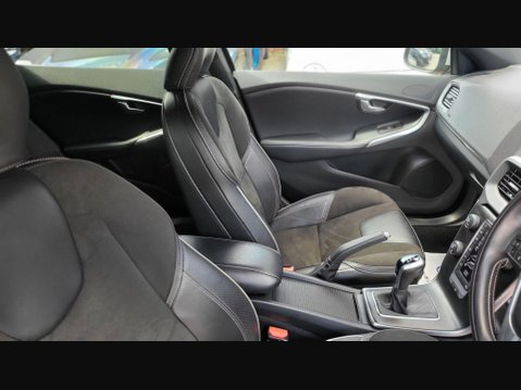 Volvo V40 T2 R-DESIGN NAV PLUS 18