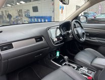 Mitsubishi Outlander 2.0 MIVEC Exceed SUV 5dr Petrol CVT 4WD Euro 6 (s/s) (150 ps) 20
