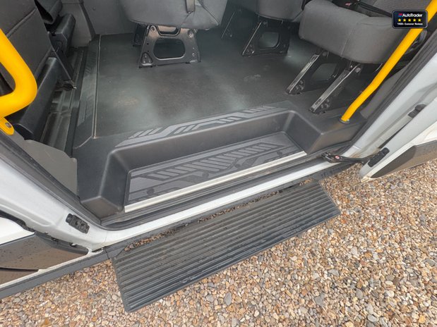Ford Transit Minibus XLWB L4H3 High Roof 17 Seats Camera Trend SELECT 13