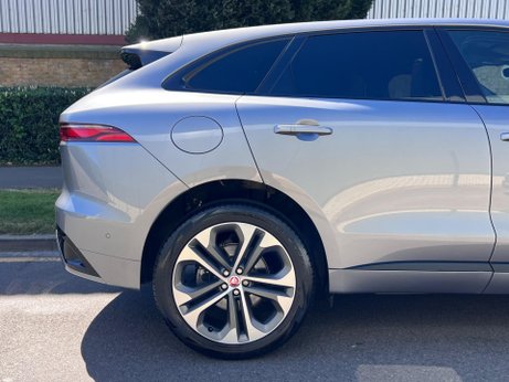 Jaguar F-Pace 2.0 D200 MHEV R-Dynamic HSE Auto AWD Euro 6 (s/s) 5dr 9