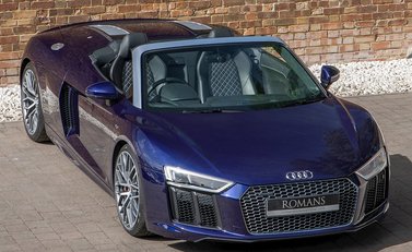 Audi R8 V10 Spyder 8