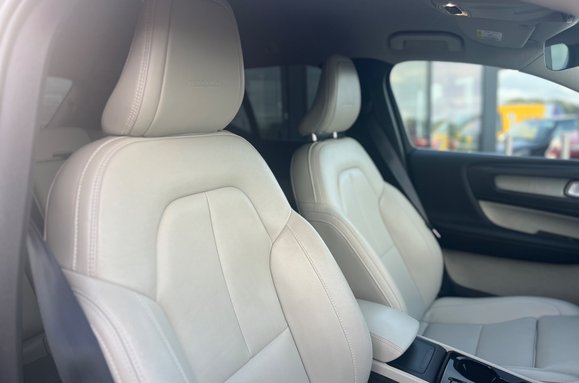Volvo XC40 2.0 T4 INSCRIPTION PRO AUTO PETROL 19