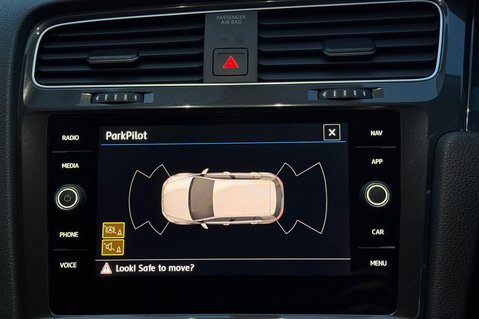 Volkswagen e-Golf E-GOLF - 12 MONTHS MOT -APPLE CAR PLAY  49