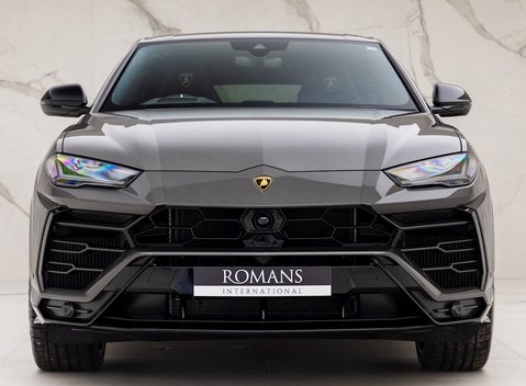 Lamborghini Urus 4