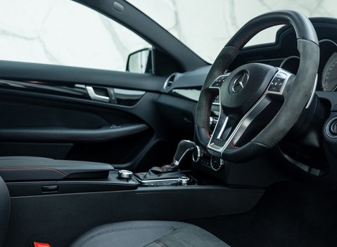 Mercedes-Benz C63 AMG Black Series 15