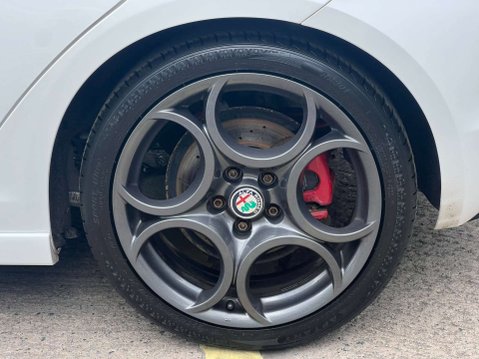 Alfa Romeo Giulietta 1.7 Giulietta Veloce TBi Semi-Automatic 5dr *NATIONAL DELIVERY* 31