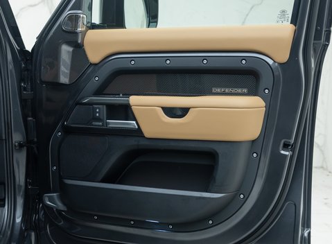 Land Rover Defender 110 X D350 28