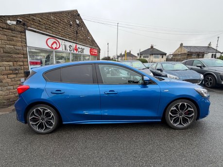 Ford Focus ST-LINE X 8