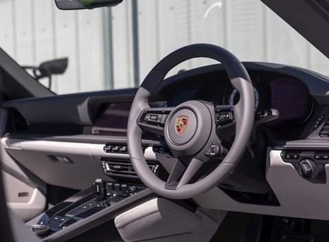 Porsche 911 (992) Targa 4S 13