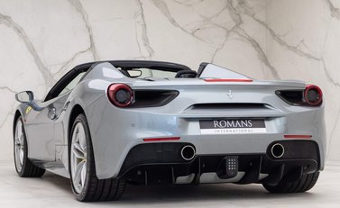Ferrari 488 Spider 5