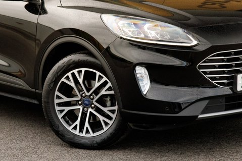 Ford Kuga TITANIUM EDITION 11