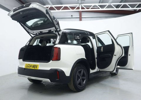 Mini Countryman 1.5C MHEV Classic SUV 5dr Petrol Hybrid Auto Euro 6 (s/s) (170 ps) 56