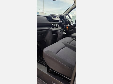 Renault Trafic SL28 BUSINESS 2.0 DCI 130ps EU6 SWB 13