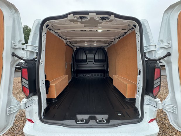 Ford Transit Custom SWB L1H1 [SOLD CR] Low Roof Limited 280 Air Con Alloys Sensors Cam EURO 6 9
