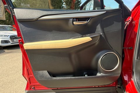 Lexus NX 300H LUXURY - PANORAMIC ROOF -2 OWNERS - 7 LEXUS SERVICES 41