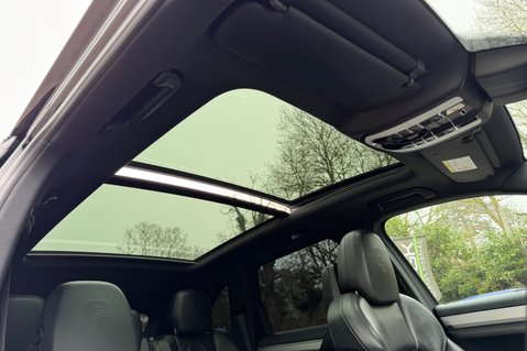 Porsche Cayenne D V6 TIPTRONIC S - REAR ENTERTAINMENT -PDLS -PAN ROOF -CAMERA -£17K EXTRAS 54