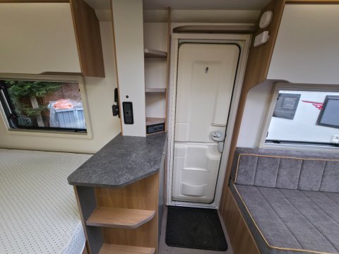 Bailey Discovery D4-4 19