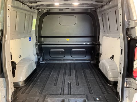 Ford Transit Custom 2.0 320 EcoBlue Limited Crew Van Auto L2 H1 Euro 6 (s/s) 5dr 9