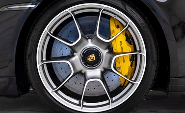 Porsche 911 (992) Turbo S 8