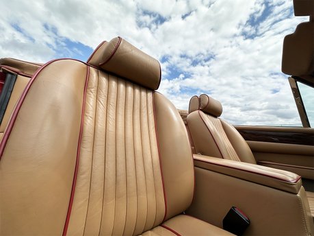 Aston Martin V8 VOLANTE 63