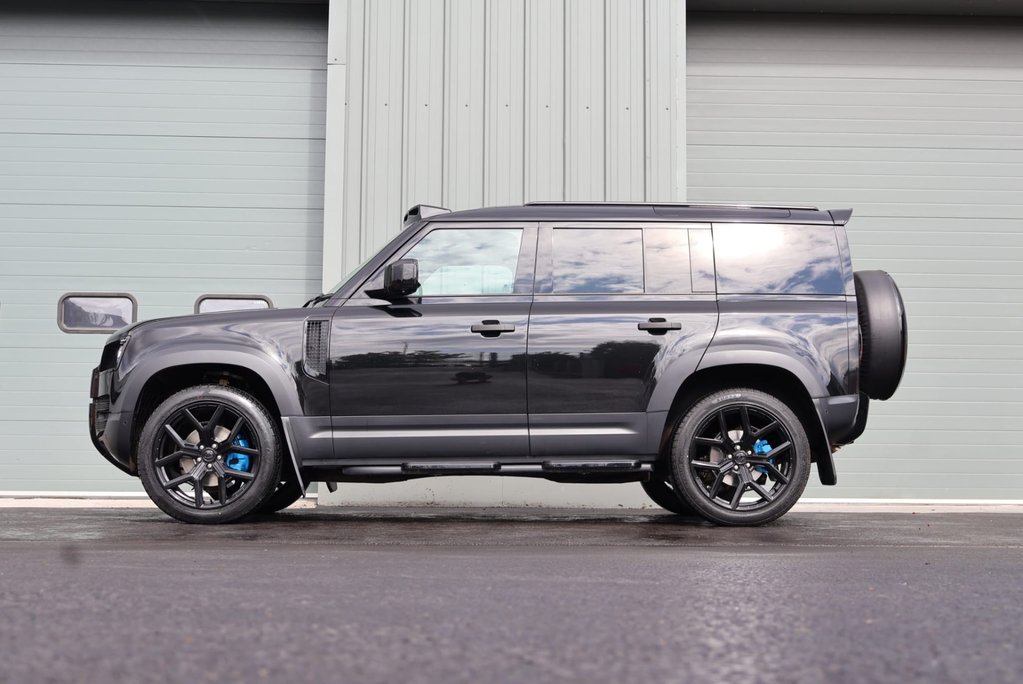 Land Rover Defender 110 D250 HARD TOP MHEV URBAN STYLED WITH REAR SEATS  8