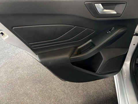 Ford Focus 1.0 Focus ST-Line X 5dr 39