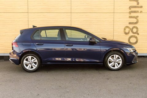 Volkswagen Golf LIFE TSI 12