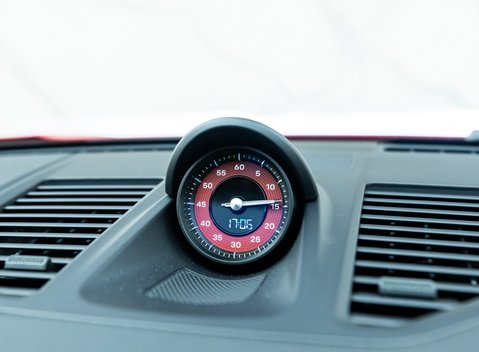 Porsche 911 Carrera 4 GTS (992) 14