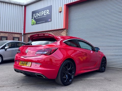 Vauxhall Astra GTC 2.0T VXR Euro 6 (s/s) 3dr 26