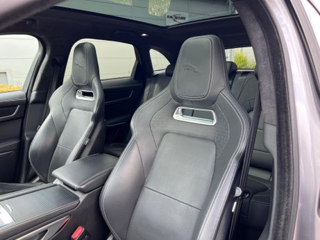 Jaguar F-Pace 2.0 D200 MHEV R-Dynamic HSE Auto AWD Euro 6 (s/s) 5dr 30