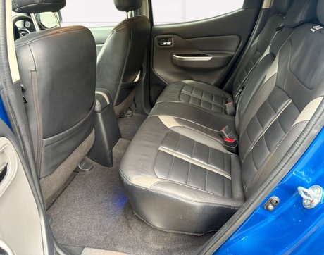 Mitsubishi L200 2.4 L200 Barbarian DI-D Auto 4WD 15